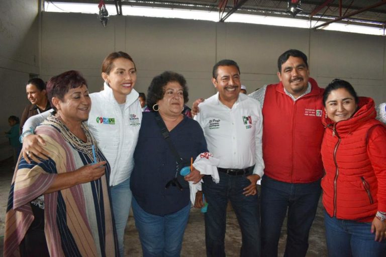 Habitantes del poniente del estado refrendan su apoyo a Sandra Corona