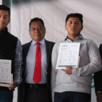 CUTBERTO CANO ENTREGA BOLETOS DE AVIÓN A ALUMNOS DEL CBTIS 153