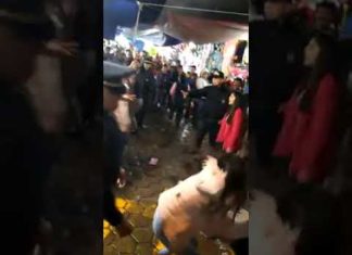 Video: Pelea entre mujeres, en feria de Xaloztoc
