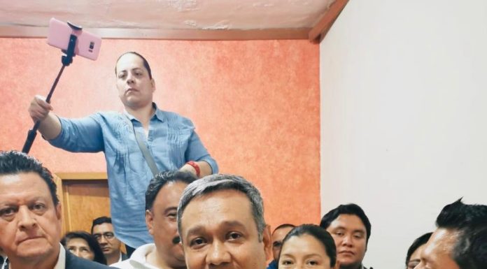 SE REGISTRA CUTBERTO CHÁVEZ COMO CANDIDATO A SECRETARIO GENERAL DEL SNTE