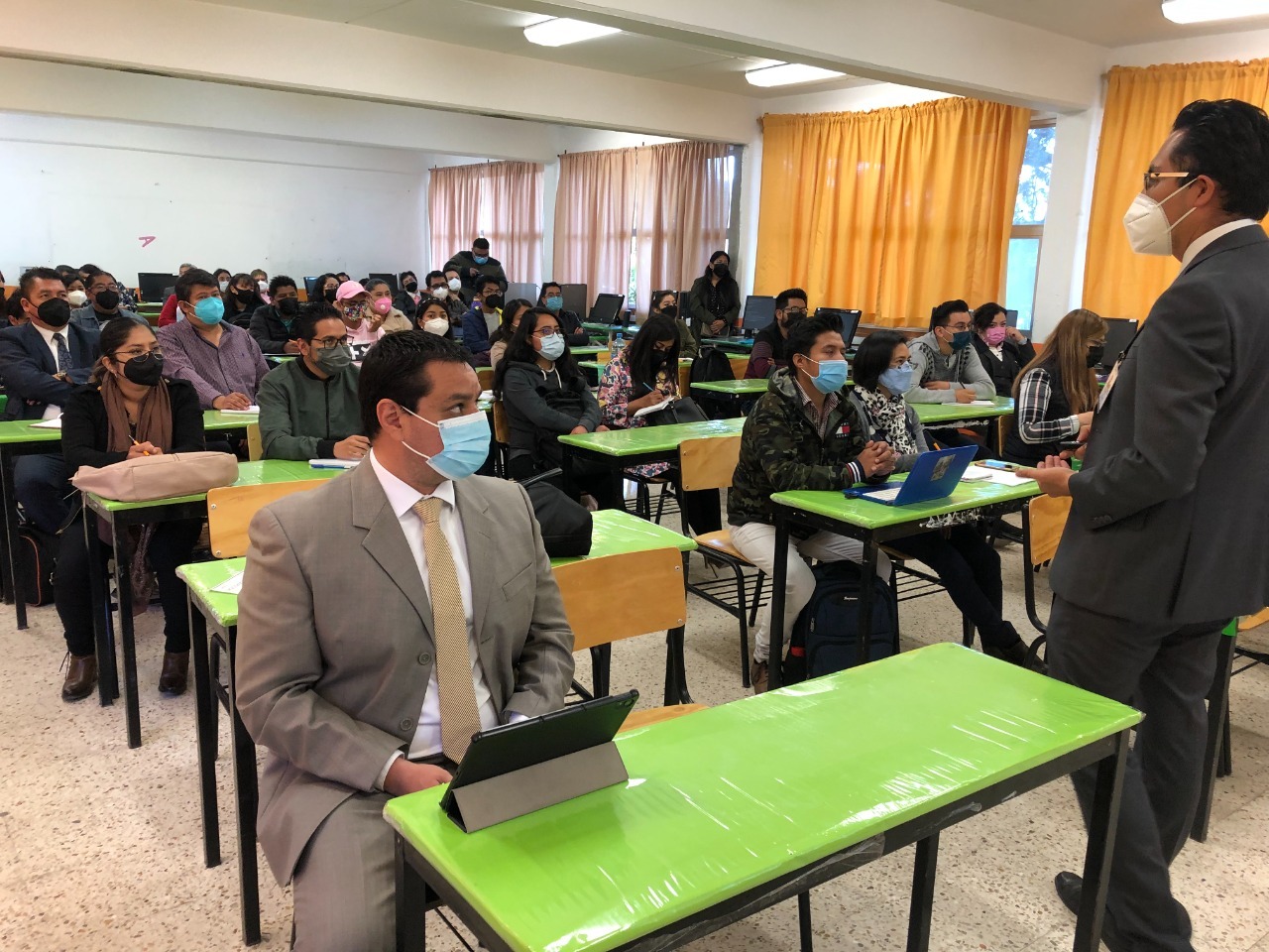 AUTORIDADES DE LA USET CAPACITARON A PROFESORES DE NUEVO INGRESO