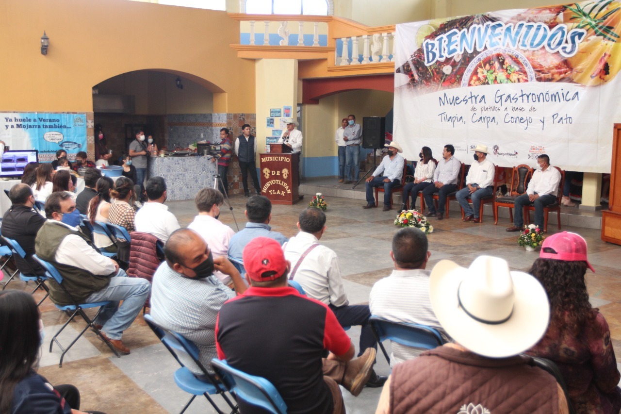 FOMENTAN SIA Y EL AYUNTAMIENTO DE HUEYOTLIPAN PRODUCCIÓN DE ALIMENTOS SANOS Y NUTRITIVOS