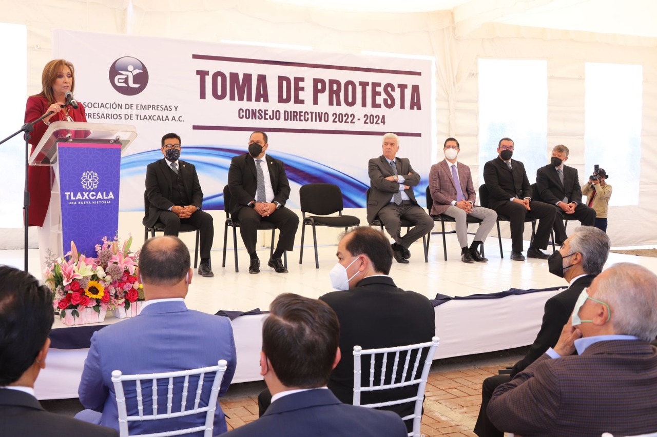 GOBERNADORA LORENA CUÉLLAR TOMÓ PROTESTA AL CONSEJO DIRECTIVO DE LA ASOCIACIÓN DE EMPRESAS Y EMPRESARIOS DE TLAXCALA