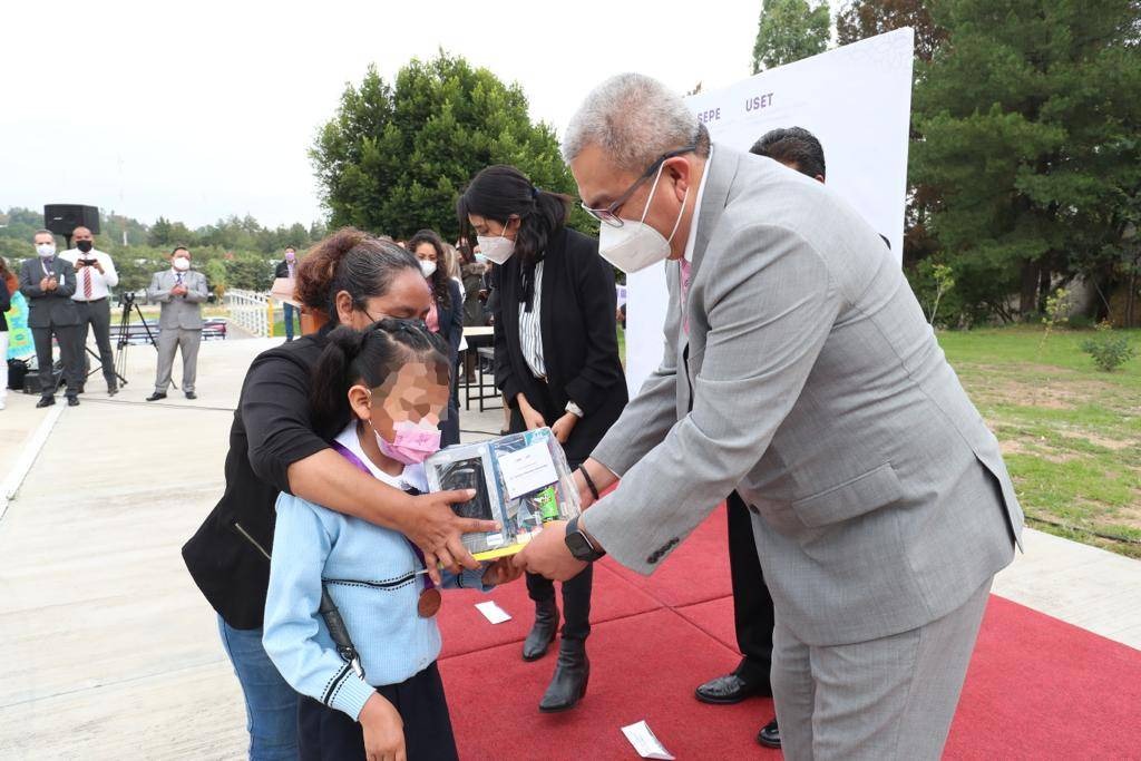 RECONOCE SEPE-USET A ESTUDIANTES TRIUNFADORES DE LA OLIMPIADA DEL CONOCIMIENTO INFANTIL 2022 Y SEGUNDA FERIA DE CIENCIAS