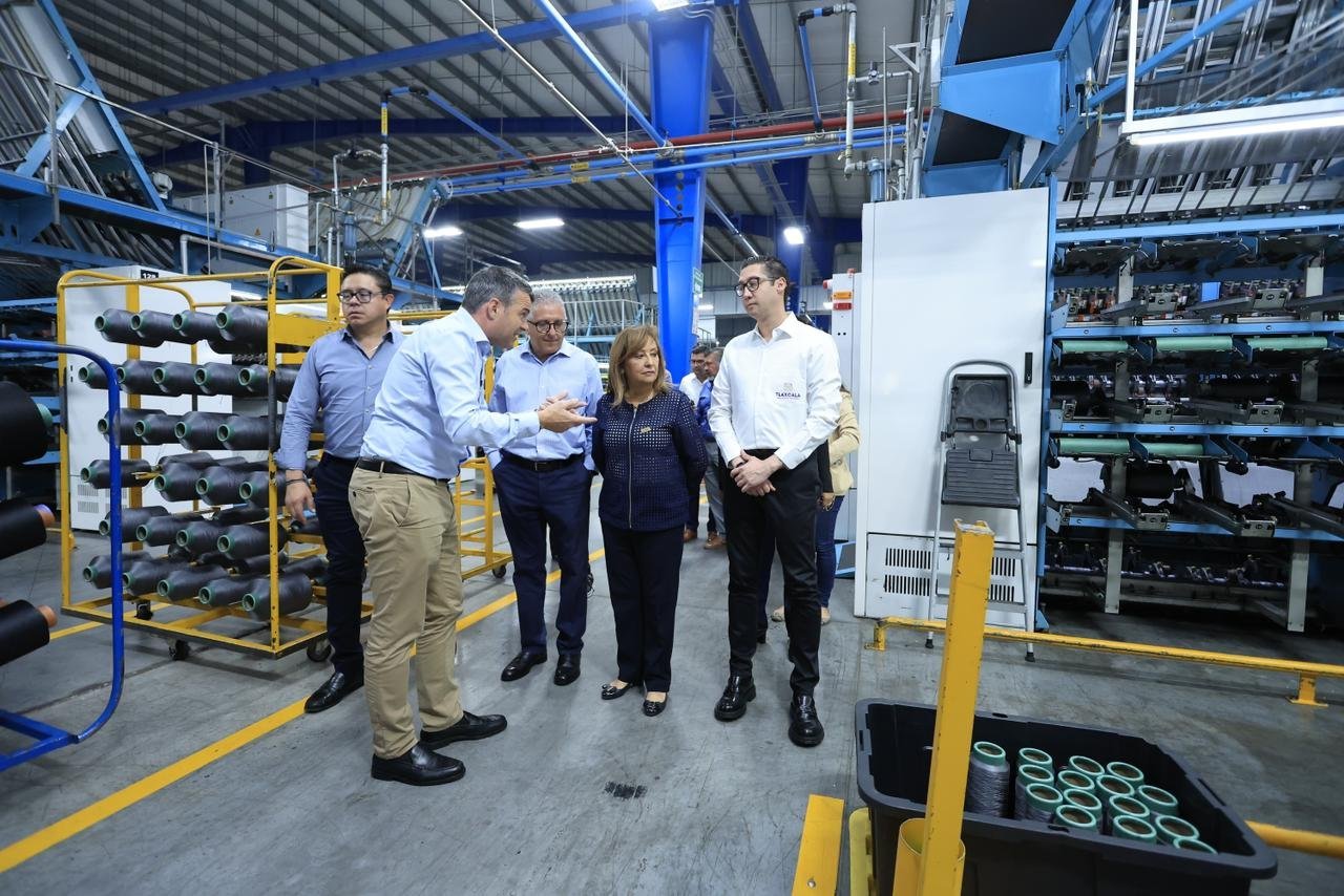 VISITÓ GOBERNADORA LORENA CUÉLLAR LA EMPRESA ANTEXTEXTIL EN CIX III DE TLAXCO