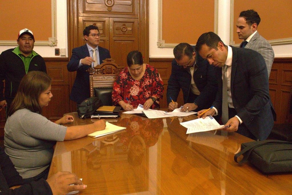 GOBIERNO ESTABLECE MESA DE TRABAJO CON HABITANTES DE ZACATELCO