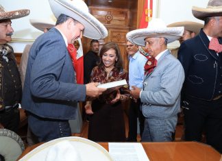 GOBERNADORA LORENA CUÉLLAR TOMA PROTESTA A CONSEJO DIRECTIVO ESTATAL DE LA UNIÓN DE ASOCIACIONES DE CHARROS DE TLAXCALA