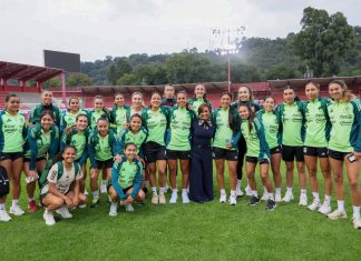 CONVIVE GOBERNADORA CON SELECCIÓN NACIONAL FEMENIL QUE JUGARÁ ESTE MARTES CONTRA SU SIMILAR DE URUGUAY