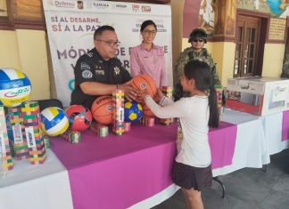 NIÑOS PONEN EL EJEMPLO: EN TLAXCALA, CANJEAN MÁS JUGUETES BÉLICOS