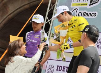 GOBERNADORA LORENA CUÉLLAR ENCABEZA PREMIACIÓN A GANADORES DE L´ÉTAPE TLAXCALA BY TOUR DE FRANCIA